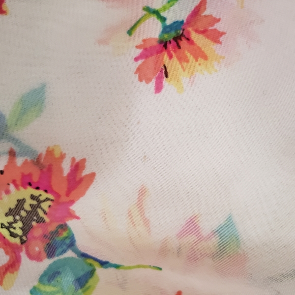 LIVE TO BE SPOILED FLORAL KIMONO SIZE SMALL - Picture 6 of 7